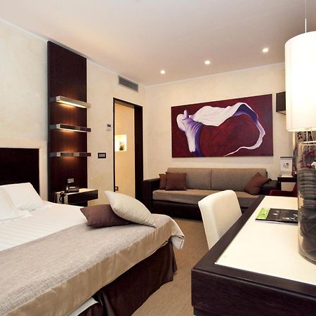 Отель Les Fleurs Luxury House Рим Экстерьер фото