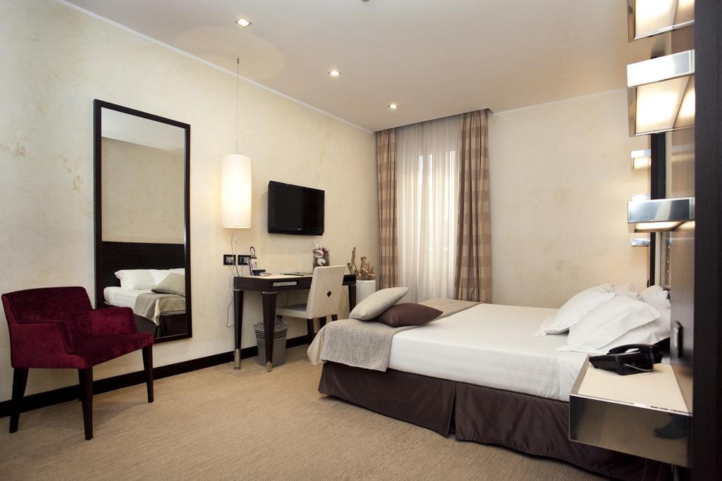 Отель Les Fleurs Luxury House Рим Номер фото
