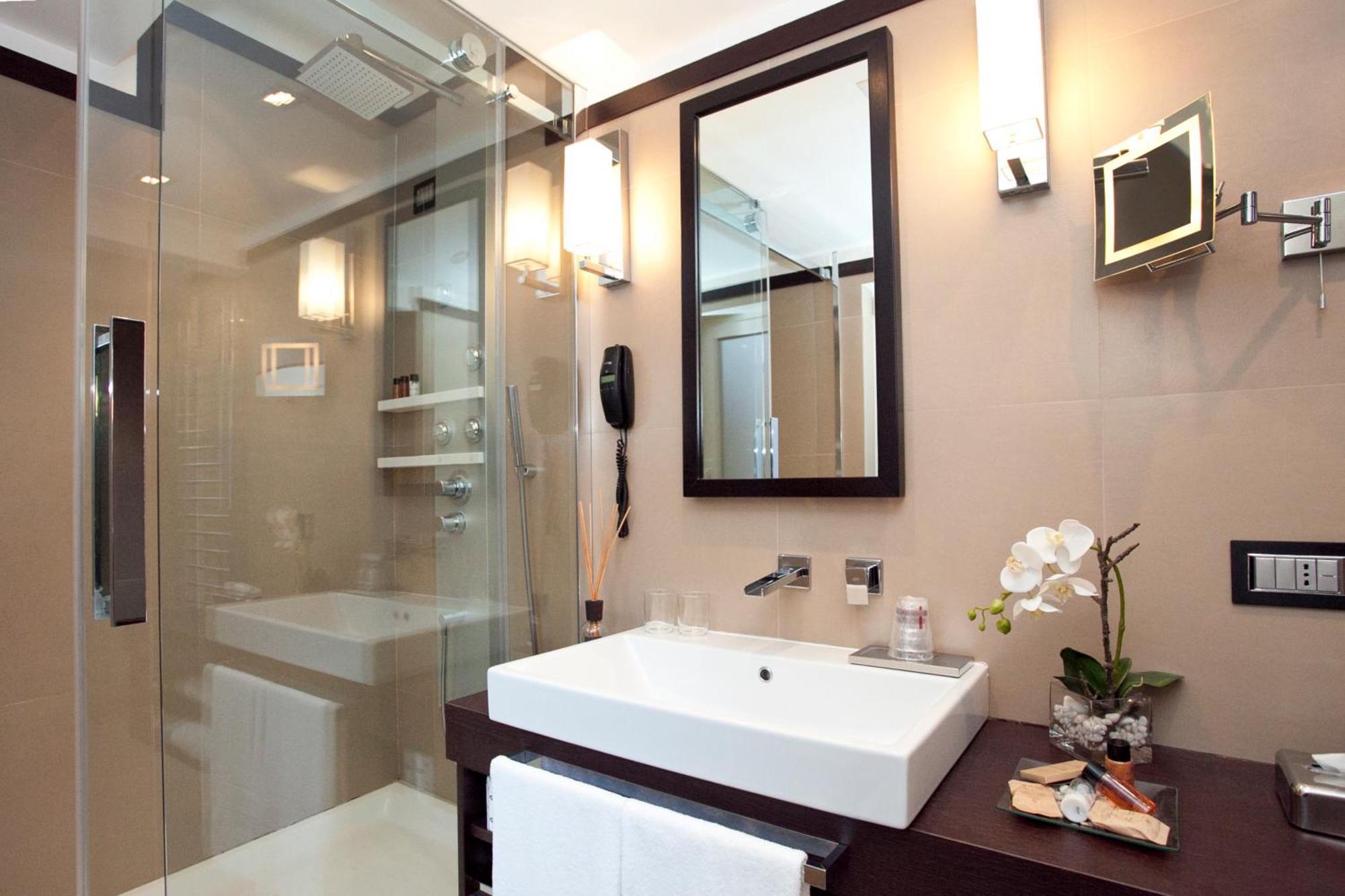 Отель Les Fleurs Luxury House Рим Экстерьер фото