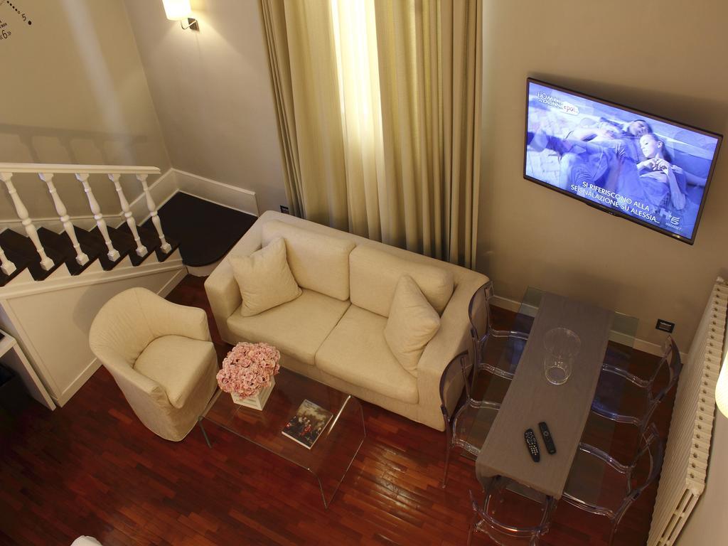 Отель Les Fleurs Luxury House Рим Экстерьер фото