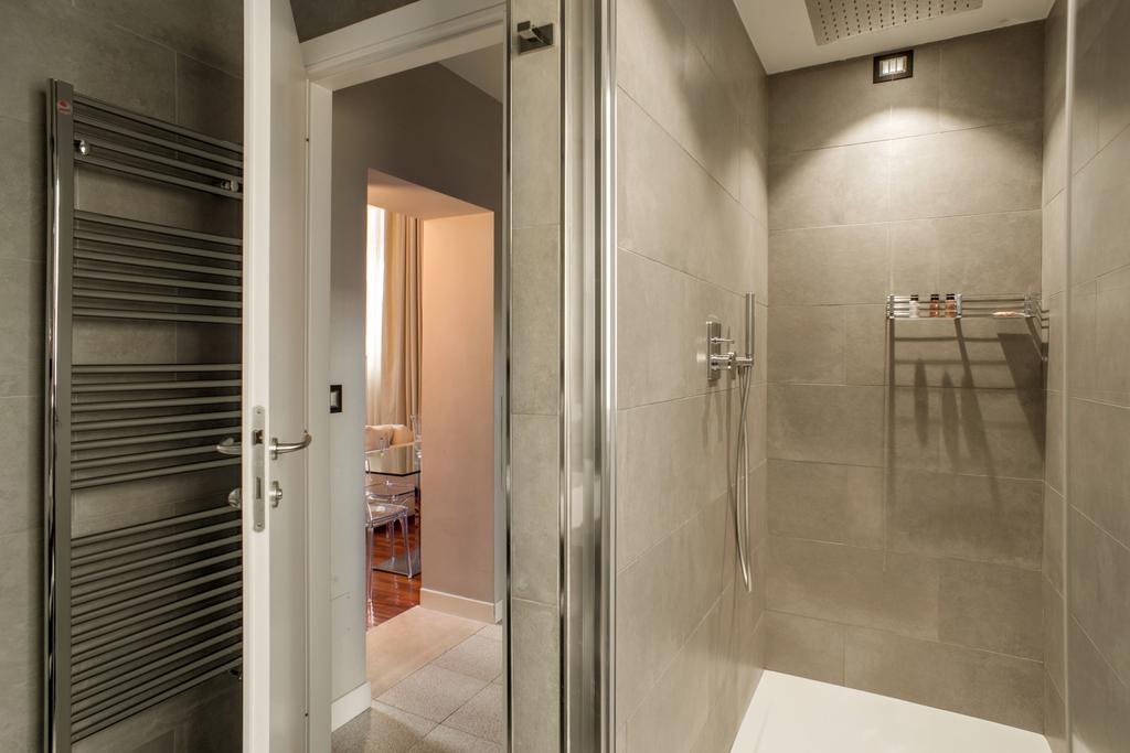 Отель Les Fleurs Luxury House Рим Экстерьер фото