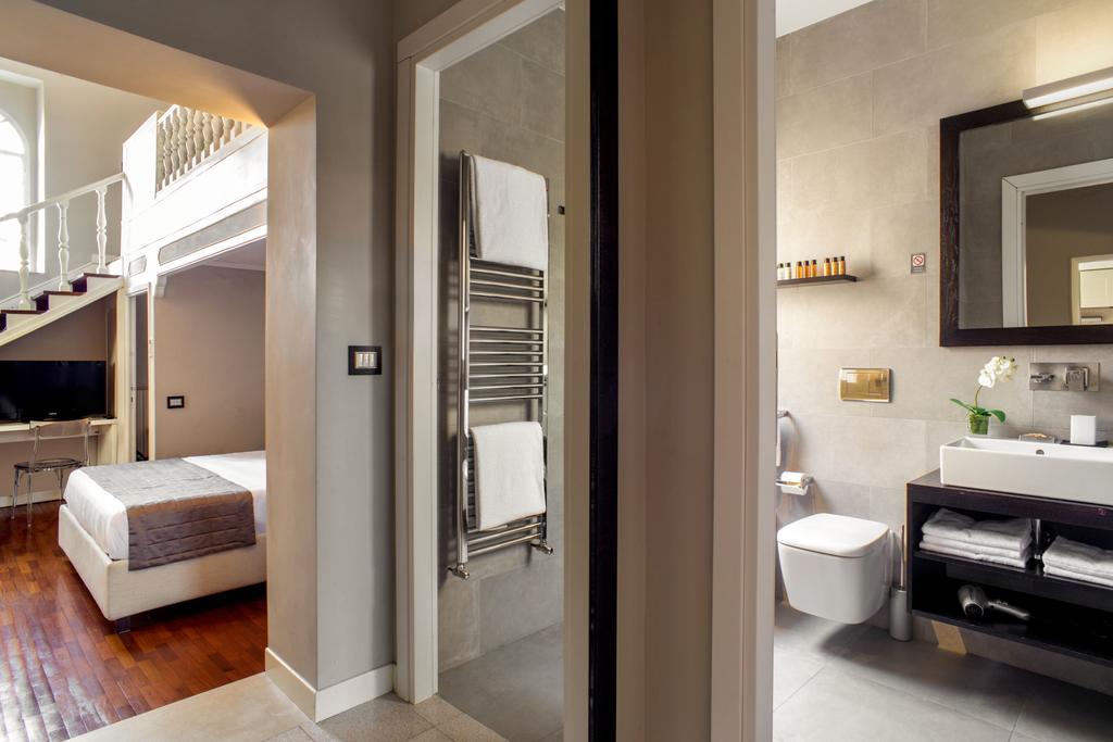 Отель Les Fleurs Luxury House Рим Экстерьер фото