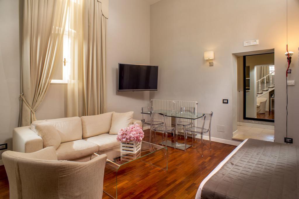 Отель Les Fleurs Luxury House Рим Экстерьер фото